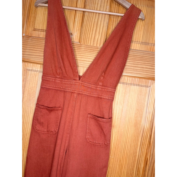 Dollhouse Rust Wide Leg Jumpsuit Deep V Utility Pockets Size 3 - Picture 2 of 6